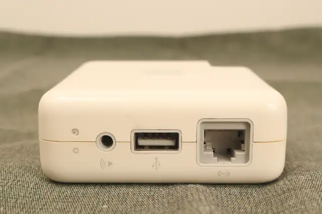 Apple Airport Express Base Station A1264 802.11n in Networking in City of Toronto - Image 3