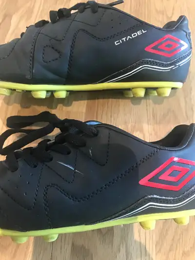 Souliers soccer, View more