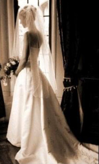 Gorgeous Beaded Size 6 Wedding Dress With Train