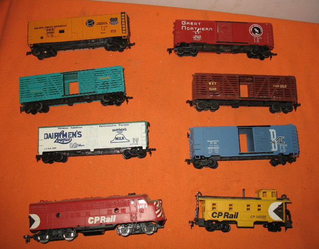 HO Scale CP Rail Diesel #1404 Plus 7 Rail Cars -All Work Great- in Hobbies & Crafts in Edmonton - Image 2