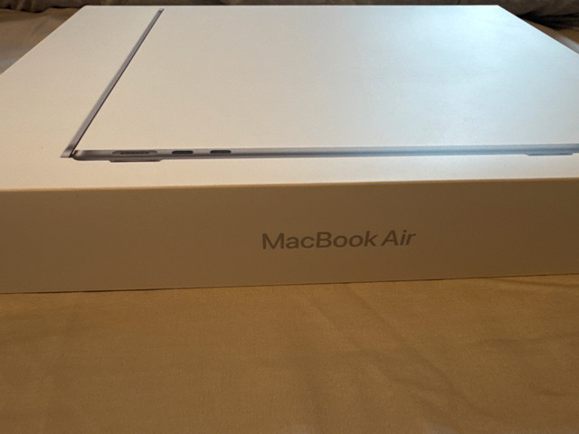 M2 MacBook Air 16Gb RAM 256Gb SSD AppleCare until Aug 2026 in Laptops in Kingston