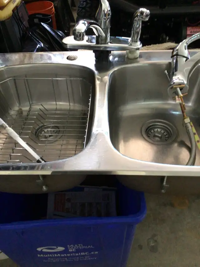 Double sink457910810376949761