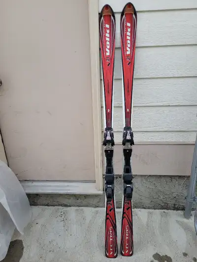 Volkl Vectris V21 Downhill Skis 170cm with adjustable bindings.in good shape. firm