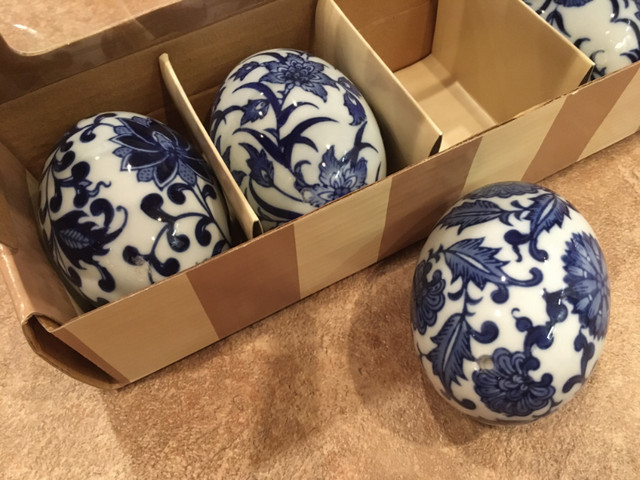 China Eggs in Arts & Collectibles in Stratford - Image 3