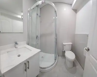 2 Bedroom, 2 Washroom Unit and Balcony (Queen and Bathurst)