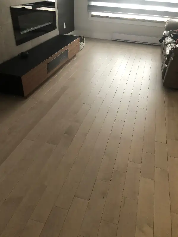 Plancher bois franc canadien in Floors & Walls in Longueuil / South Shore - Image 10