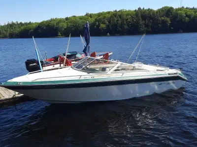 A beautiful 1987 Sea Ray 21 with a 5.7 liter Mercruiser with Alpha 1 Outdrive, all in perfect workin...