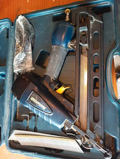 This is a Mastercraft nail gun, ready to make your projects a breeze! It's in good working condition...