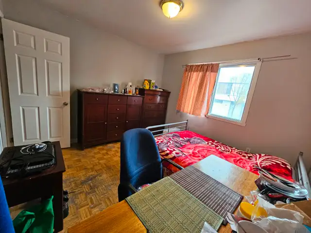 Room ALL included. Metro Beaubien/Fabre. Available week/month62864751160194122