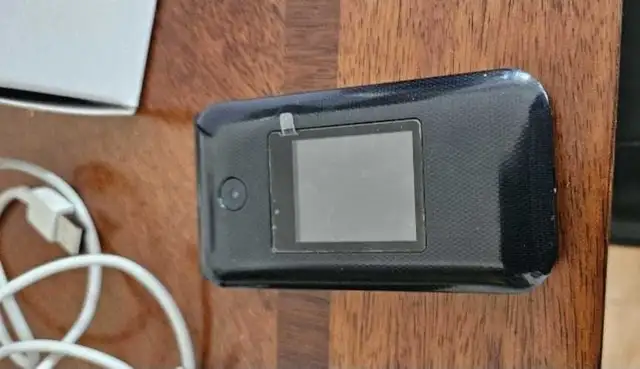 ZTE CYMBAL 2 flip phone in Cell Phones in Mississauga / Peel Region - Image 3