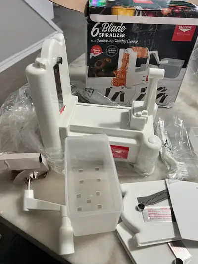 NEW World Cuisine 4-Blade Vegetable Slicer/Spiralizer, View more