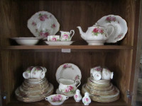 Royal Albert AMERICAN BEAUTY fine bone china set, Service for 8