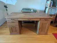 Bureau en bois plein  // Solid wood des