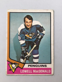 LOWELL MacDONALD ...... 1974-75 O-Pee-Chee Card ...... UNGRADED