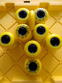 Hockey rollerblade Inline skate yellow wheels 76 mm 90a