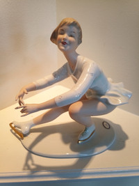 RARE Vintage WALLENDORF Ice Skating Figurine by Kurt Steiner