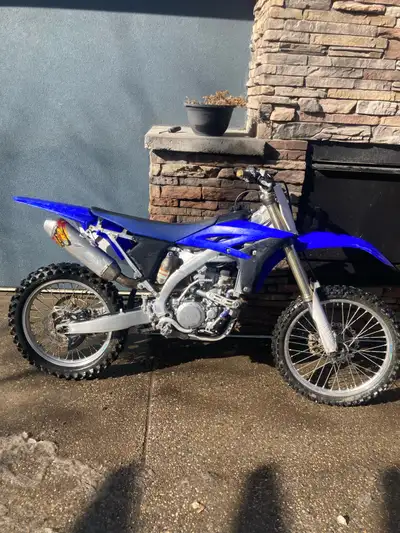 I’m parting out my 2010 yz250f. Parts available: Front and rear wheels and tires - 550$ Forks - SOLD...