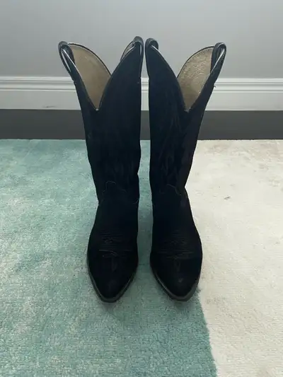 Santa Fe Suede Black Western Cowboy Boots Size women’s 9.5 Model 34310 Pick up in Erin or meet Georg...