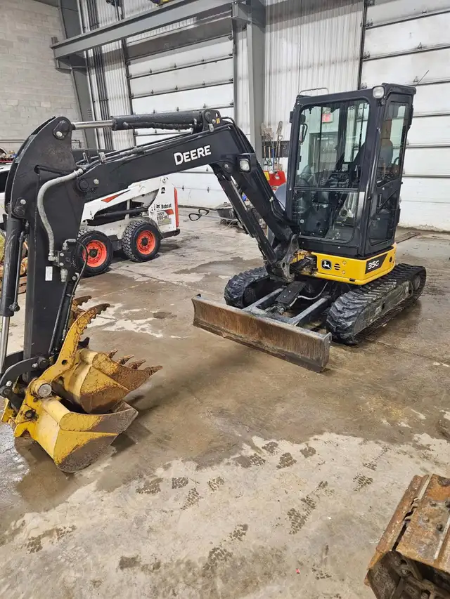 2022 JOHN DEERE 35G MINI EXCAVATOR in Other in Barrie - Image 4