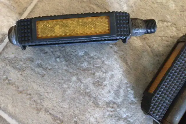 bicycle pedals  in Frames & Parts in Dartmouth - Image 4