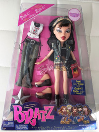 2 GIANT Bratz Dolls - Still in box - MINT condition