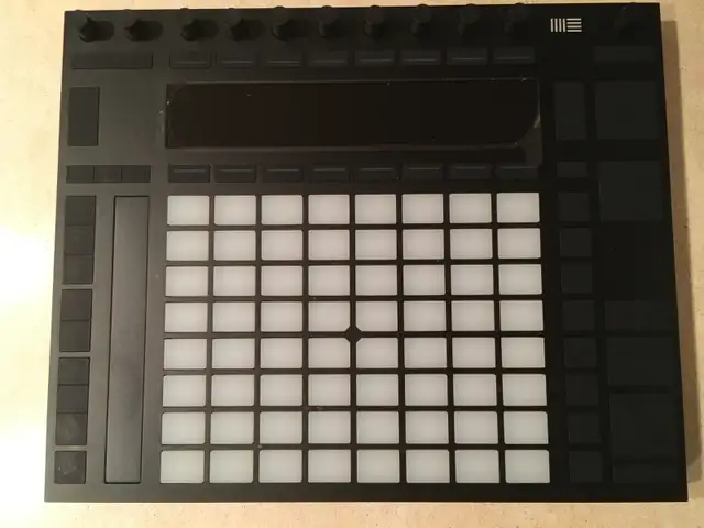 ABLETON PUSH 2 CONTROLLER + BRAND NEW POWERSUPPLY ! in Pianos & Keyboards in City of Toronto - Image 2