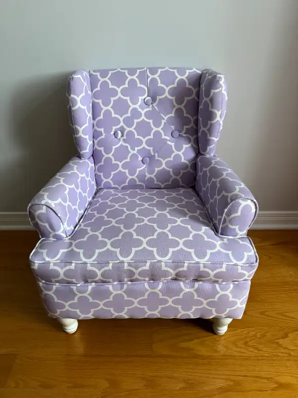 Upholstered Accent Chair for Nursery/Toddler Room in Chairs & Recliners in Laval / North Shore - Image 2