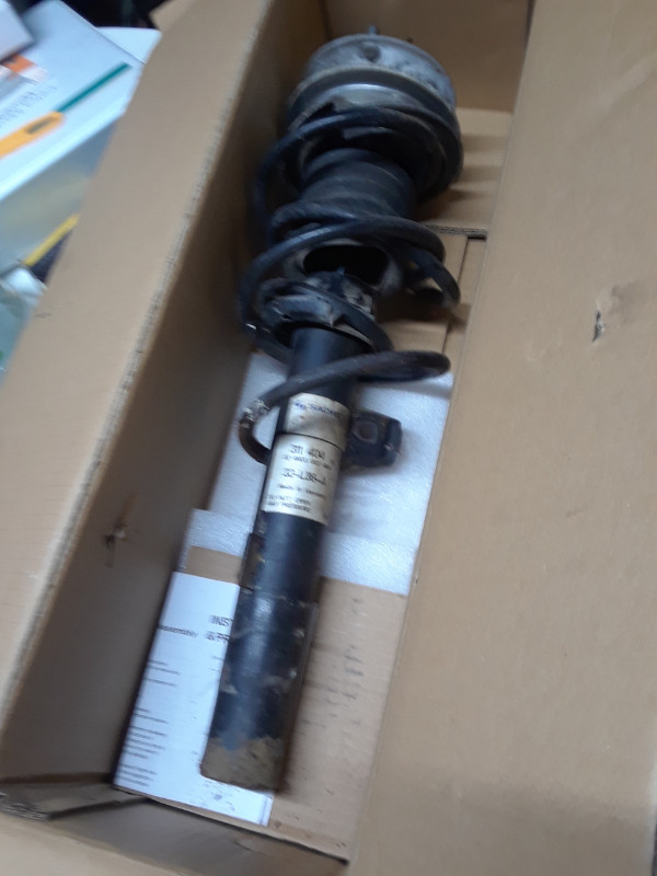 2008 BMW 3 series front struts in Other Parts & Accessories in City of Halifax - Image 3