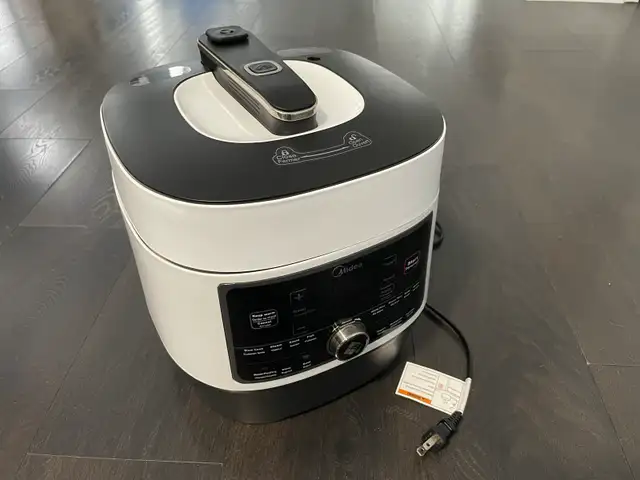 Midea Electric Pressure Cooker in Microwaves & Cookers in Oakville / Halton Region - Image 2