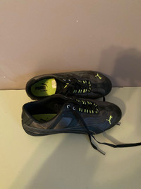 Womens puma shoes size 6.5
