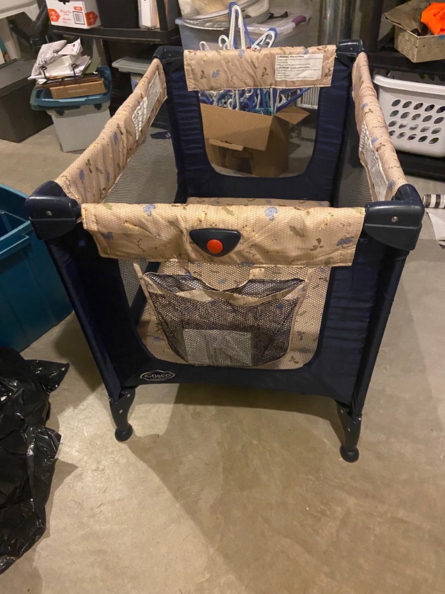 Cosco Play Pen Playpens, Swings & Saucers Ottawa Kijiji