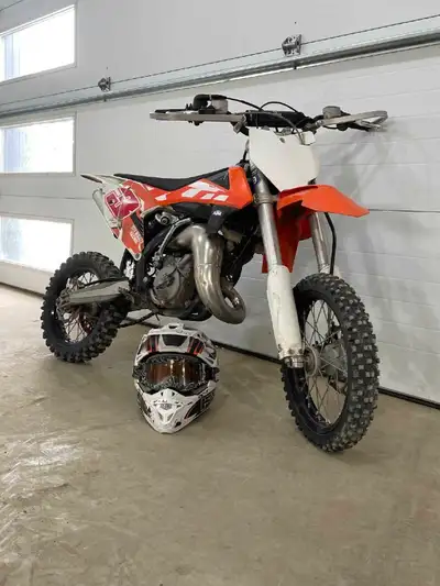 2016 ktm 65. Bike is in very good shape, the kid just outgrew it. 112 hrs.
