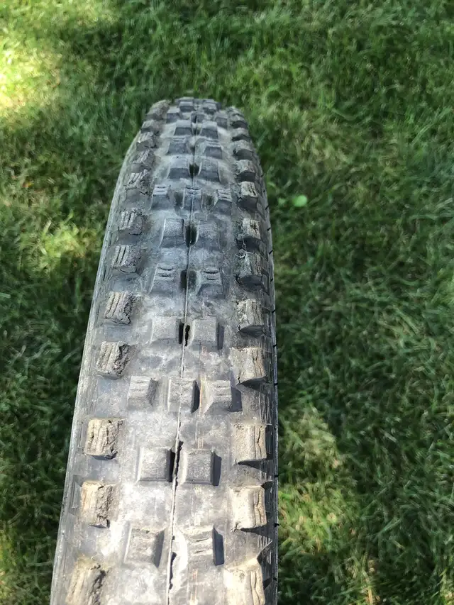 Several 27.5” Schwalbe MTB tires in 2.35” width in Frames & Parts in City of Montréal - Image 5