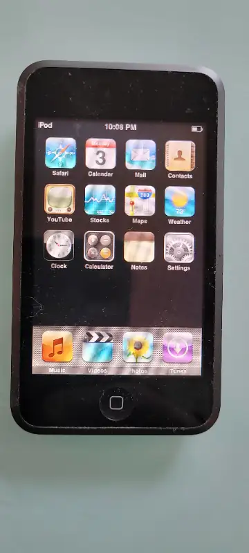 iPod touch 1st Gen.8 GB Model A1213 in iPod & MP3 Accessories in Calgary - Image 2