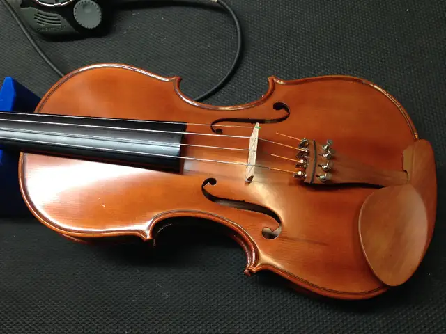 Professional Guitar Repairs in Sherwood Park in Guitars in Strathcona County - Image 7