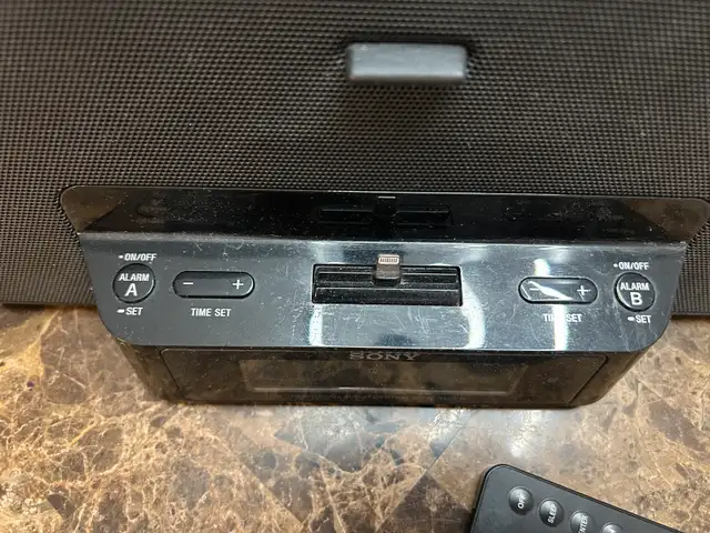IPhone Dock/Speaker63235014085633121