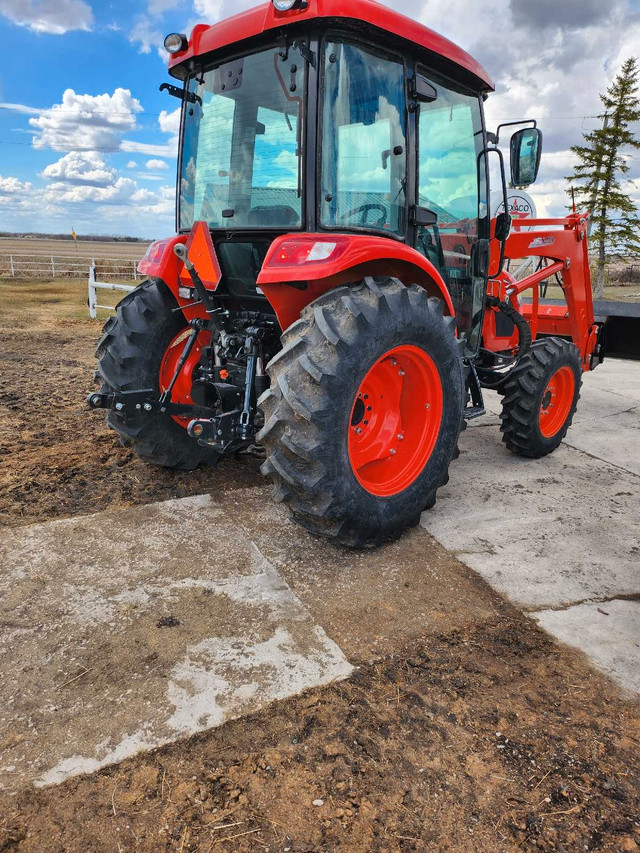 Tractor  in Farming Equipment in Winnipeg - Image 2
