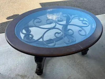 Used Coffee Table Antique-Looking for Hobby Collectors, View more