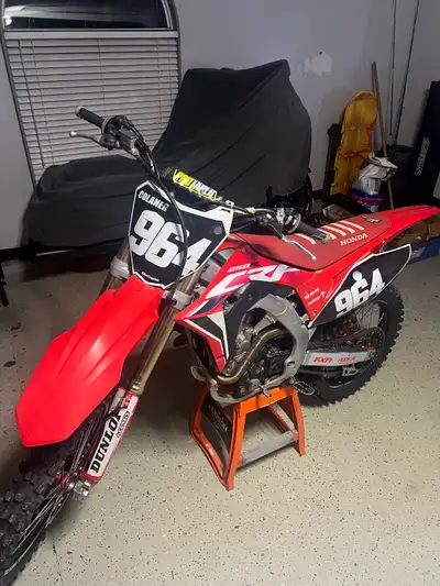 Solid condition lots of aftermarket goodies. Extra plastics included.