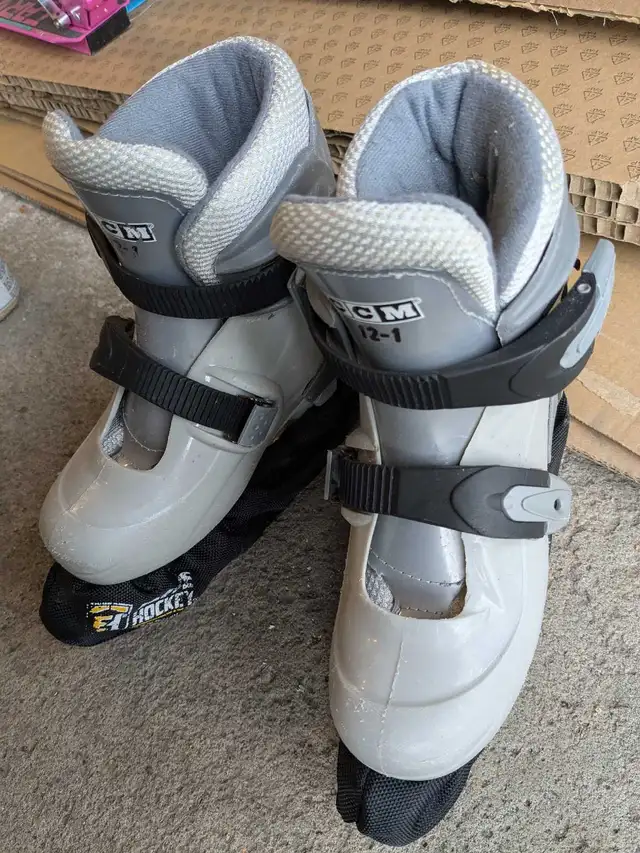 Child Skates Adjustable Size 12 to 1. in Skates & Blades in City of Toronto - Image 4
