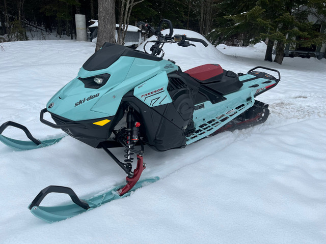 Ski-Doo Freeride 2024 dans Motoneiges  à Sherbrooke - Image 3