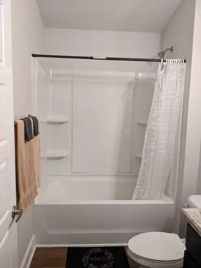 One very nice clean room upstairs share kitchen and wash room.I'm looking for a reliable person clea...