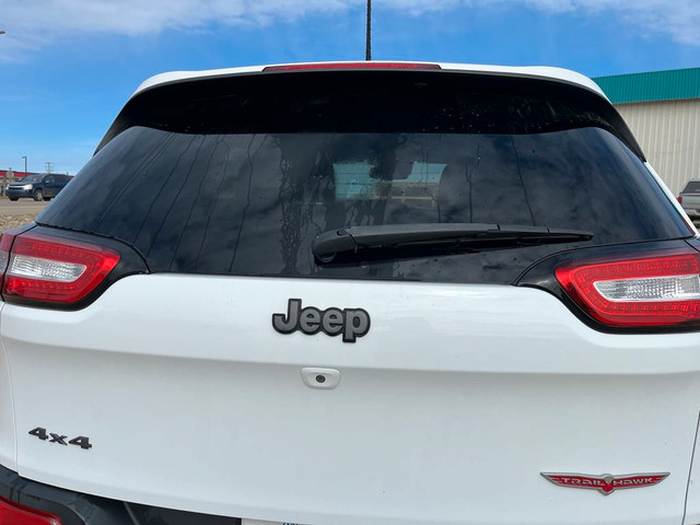 2015 jeep trailhawk in Cars & Trucks in Edmonton - Image 2