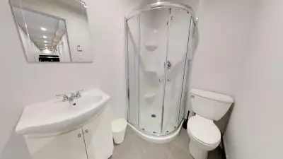 Salut à tous On cherche quelqu’un pour reprendre ma chambre dans notre colocation située à Montréal...