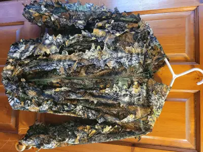 Ghillie suit size youth xl. Like new. Used only once as a Halloween costume. Original owner. Asking...