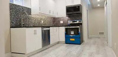Modern Private Room with Ensuite in Luxury Basement