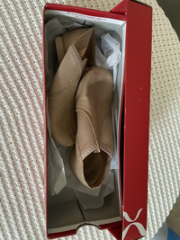 CAPEZIO JAZZ SHOES for KIDS (Camel) size 10W - mint condition