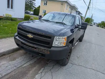 7000$ Négo Silverado 1500 180.000km Année 2010 5.3L V8 8 pieds de boîte ! Balon compresseur pour tra...