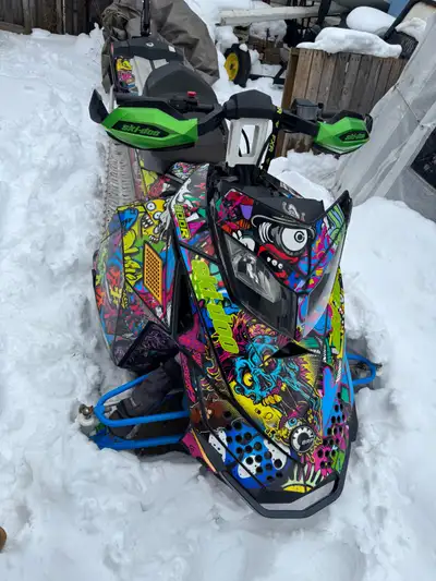 Skidoo Renegade 800r 2009 Pont(chenille) serais à changer Faite une offre