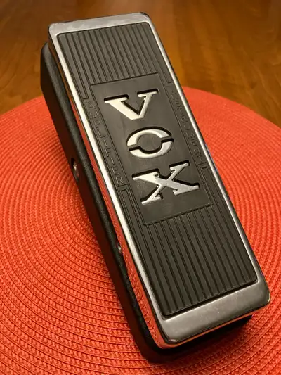Vox V-847, View more
